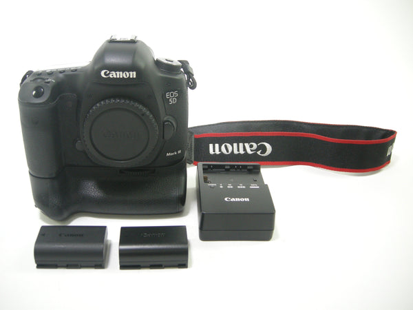 Canon EOS 5D Mark III Body only Shutter #166,165 Digital Cameras - Digital SLR Cameras Canon 052024004377