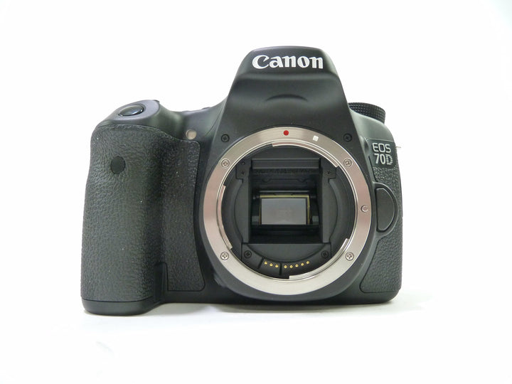 Canon EOS 70D with 18-135mm IS STM EF-S - Shutter count 1641 Digital Cameras - Digital SLR Cameras Canon 112026003062