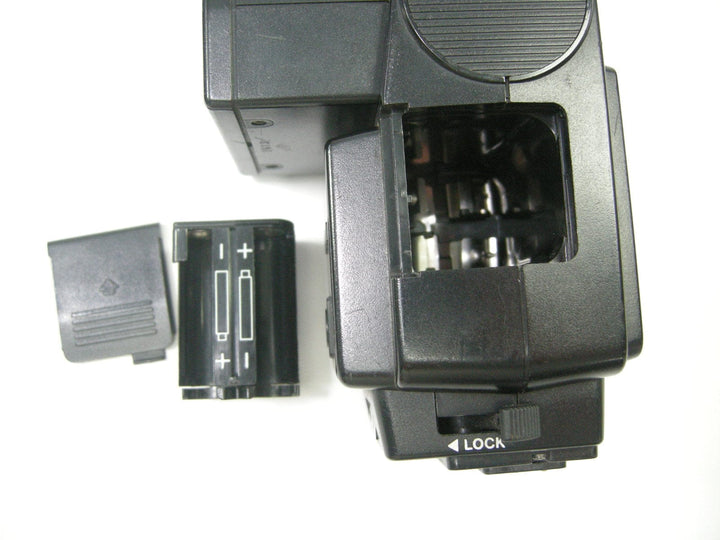 Flash Canon Speedlite 199A avec fixation sur griffe porte-accessoires - Photo, audio & vidéo Flash Canon Speedlite 199A avec fixation sur griffe porte-accessoires - Photo, audio & vidéo