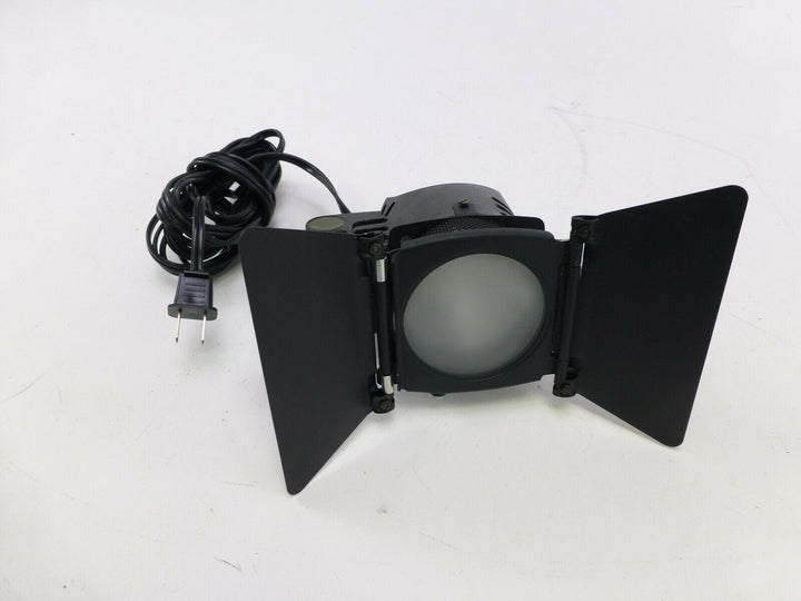 Generic Portable Hot-Light w/ Barndoors, 110 - 120 V, 300W, Excellent Condition. Studio Lighting and Equipment - Monolights Generic HOTLITE41221