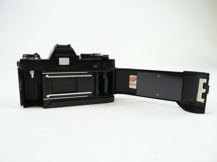 Konica Autoreflex TC with Tokina RMC 28-70mm F/3.5-4.5 Lens, Lens Cap, Strap. EC 35mm Film Cameras - 35mm SLR Cameras Konica 315276