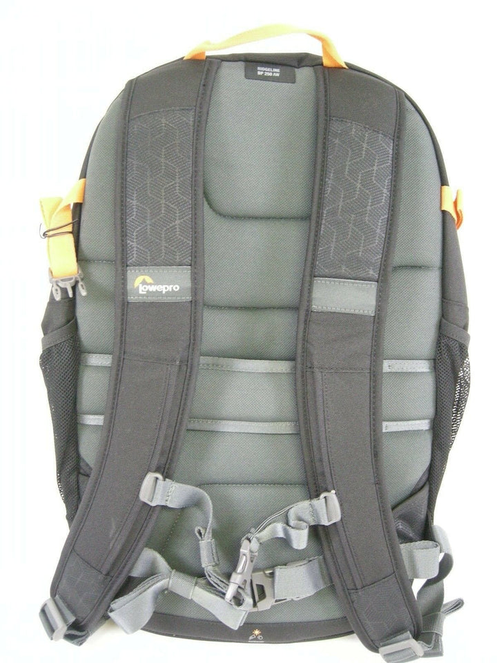 Lowepro Ridgeline BP 250 AW 24L Backpack for 15" Laptop and 10" Tablet Bags and Cases Lowepro LOWELP36984