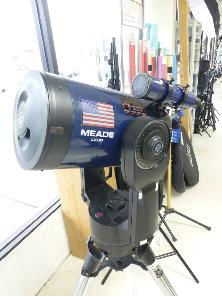Meade LX90 8in Telescope w/ 25mm eyepiece (cracked battery tray) Unclassified Meade MEADELX90