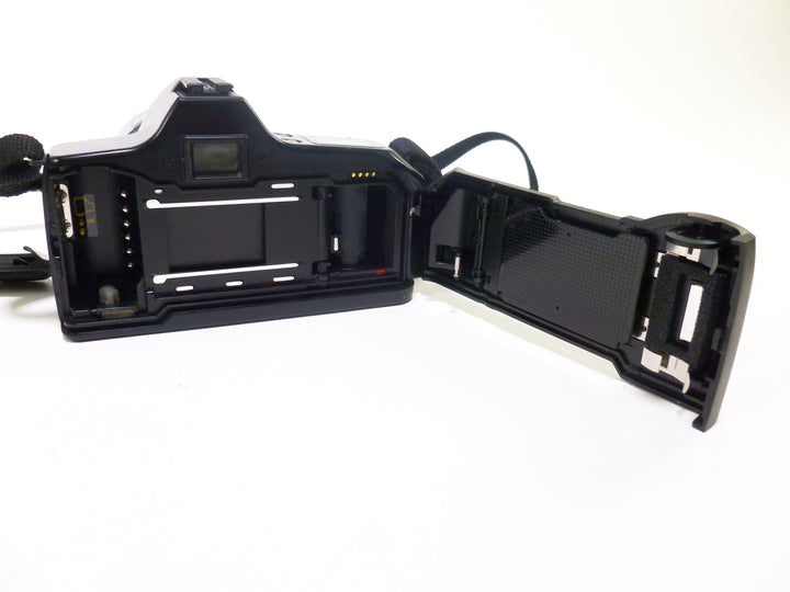 Minolta 3000i 35mm SLR Camera with 100-200mm f/4.5 Lens 35mm Film Cameras - 35mm SLR Cameras Minolta 20212413