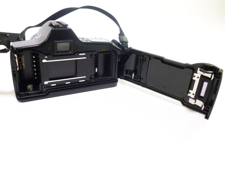 Minolta 3000i 35mm SLR Camera with 35-70mm f/4.0 Lens 35mm Film Cameras - 35mm SLR Cameras Minolta 18108220