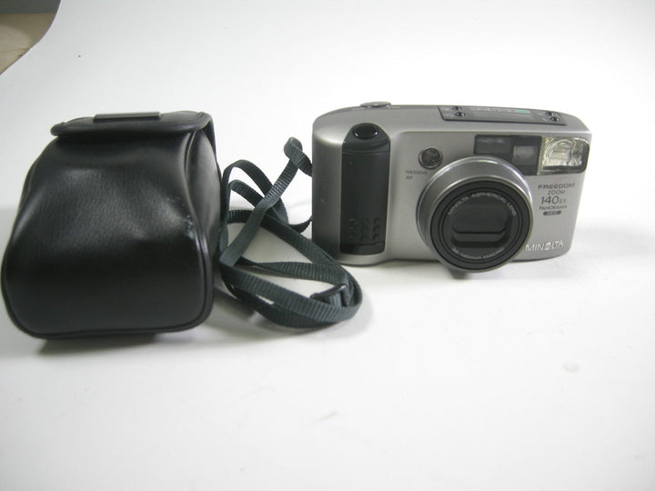 Minolta Freedom Zoom 140EX 35mm Panorama Date Camera 35mm Film Cameras - 35mm Point and Shoot Cameras Minolta 60506706