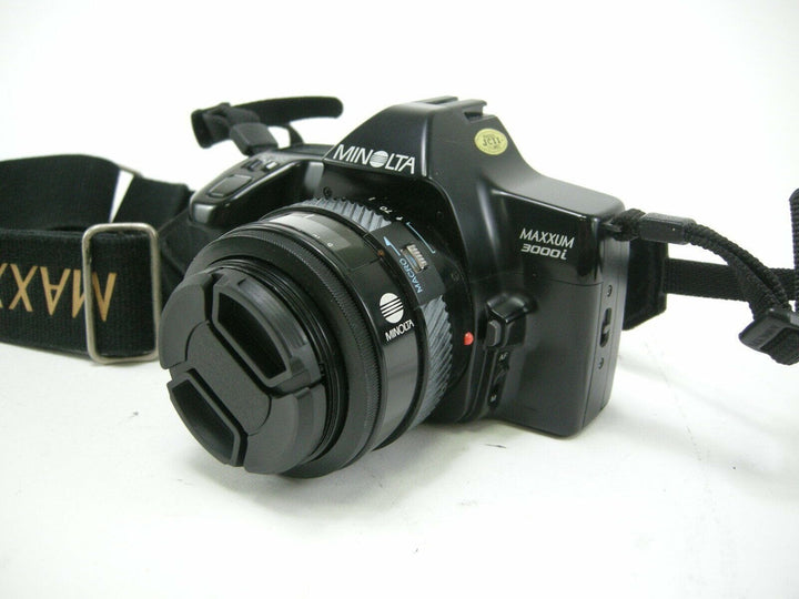 Minolta Maxxum 3000i 35mm SLR  camera w/ AF Zoom 35-70 f4 Lens 35mm Film Cameras - 35mm SLR Cameras Minolta 59320254
