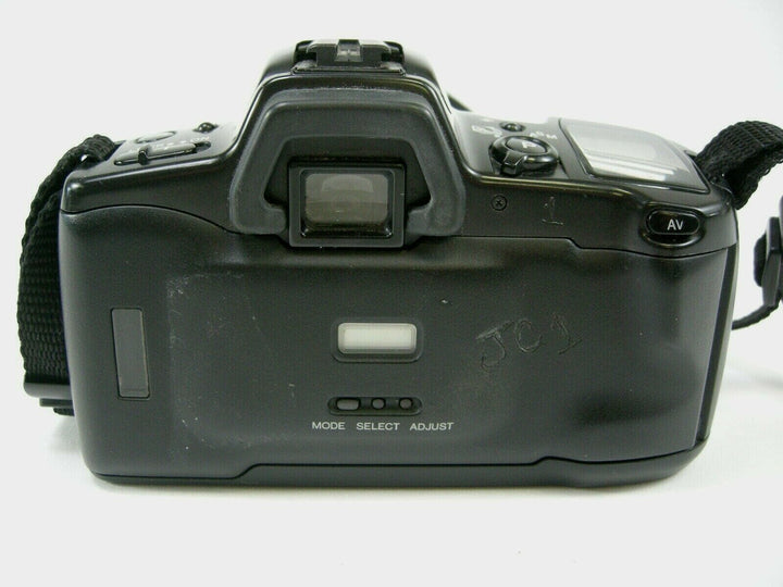 Minolta Maxxum 450si 35mm SLR Film Camera with 28-100mm Lens 35mm Film Cameras - 35mm SLR Cameras Minolta 523100103