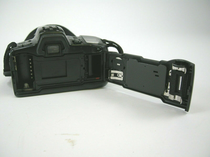 Minolta Maxxum 450si 35mm SLR Film Camera with 28-100mm Lens 35mm Film Cameras - 35mm SLR Cameras Minolta 523100103