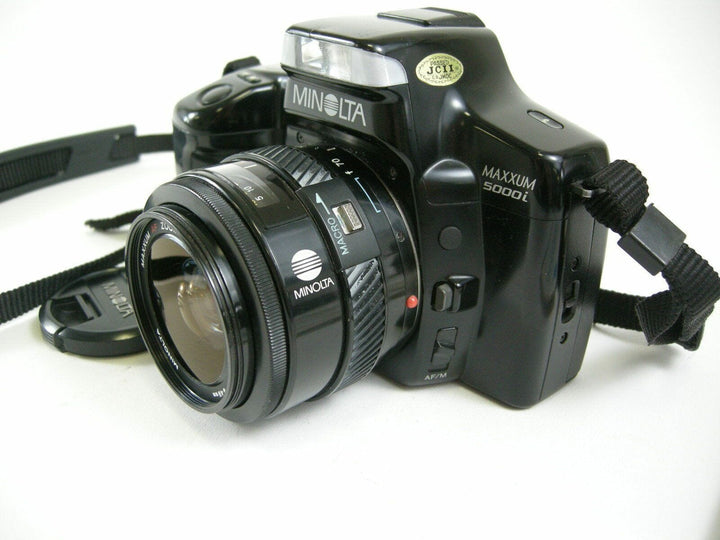 Minolta Maxxum 5000i 35mm SLR film camera w/35-70mm f4 Lens 35mm Film Cameras - 35mm SLR Cameras Minolta 52331024