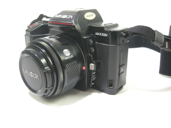 Minolta Maxxum AF 5000 35mm SLR w/50mm f1.7 35mm Film Cameras - 35mm SLR Cameras Minolta 16128082