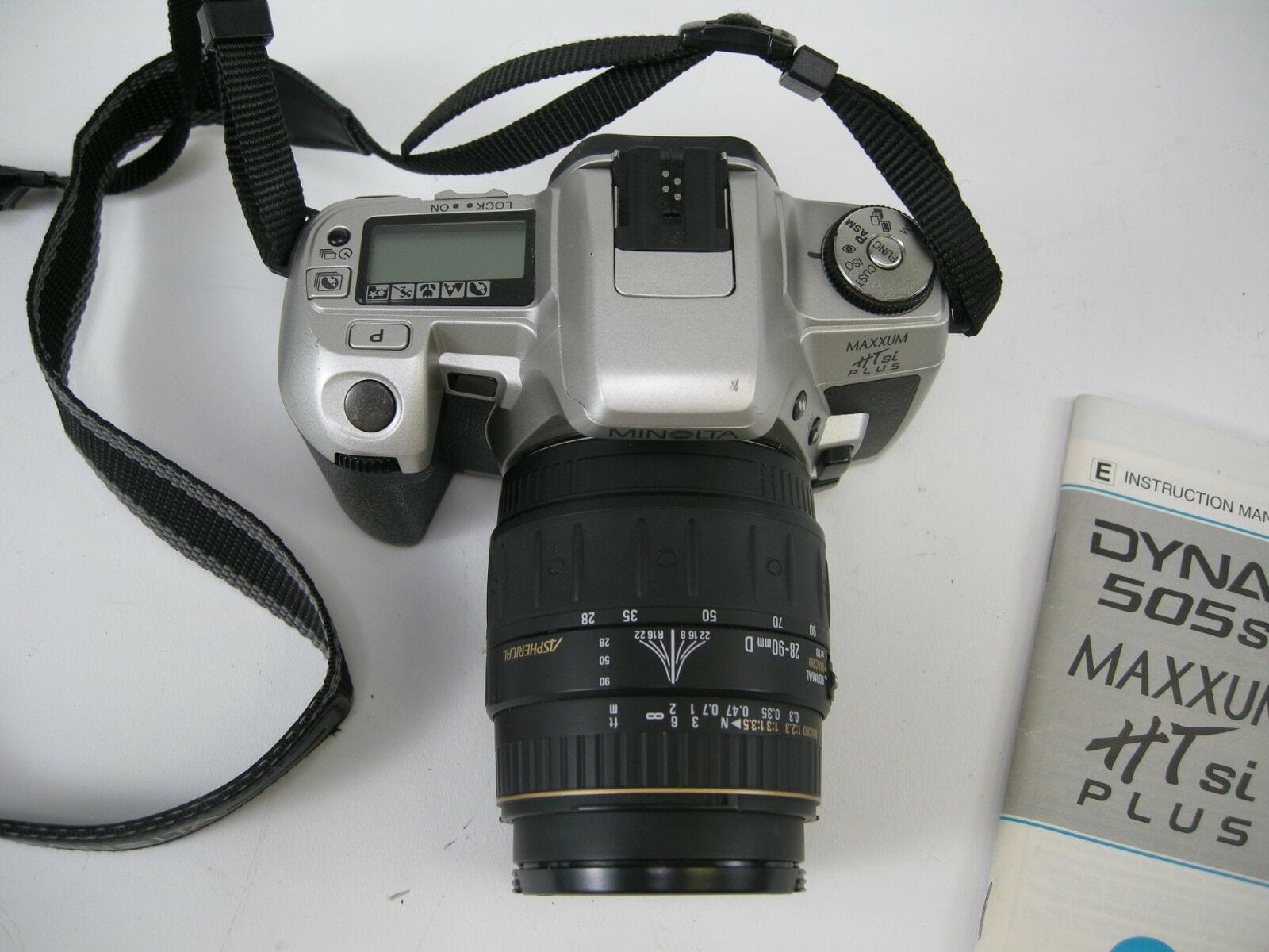 Minolta Maxxum 70 35mm SLR Camera with a Quantaray 28-90mm Lens for hotsell Minolta