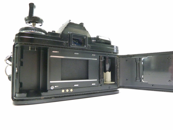 Minolta X-700 35mm Film Camera with a 50mm f/2.0 Lens 35mm Film Cameras - 35mm SLR Cameras - 35mm SLR Student Cameras Minolta 1509930