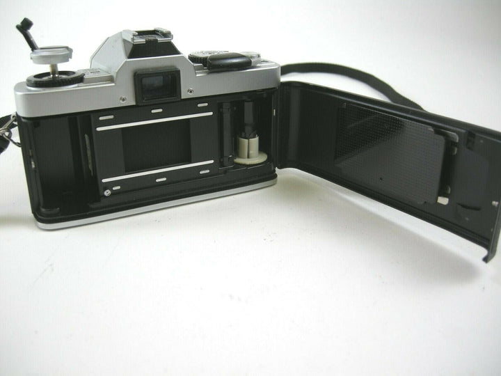 Minolta XG-A 35mm SLR film camera w/28mm f2.8 Focal MC Auto lens 35mm Film Cameras - 35mm SLR Cameras Minolta 523532019