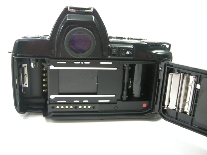 Nikon AF N8008s 35mm SLR w/50mm f1.8 35mm Film Cameras - 35mm SLR Cameras Nikon 3300431