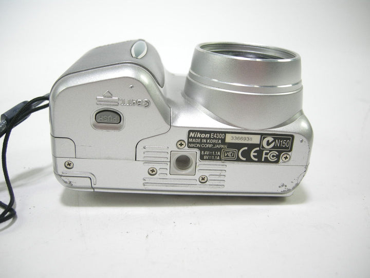 Nikon Coolpix 4300 4mp Digital camera Digital Cameras - Digital Point and Shoot Cameras Nikon 3366938