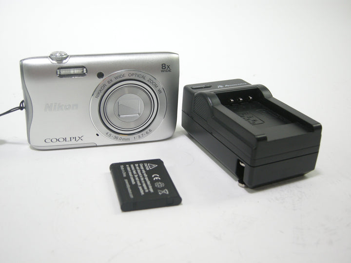 Nikon Coolpix S3700 20.1mp Digital camera Digital Cameras - Digital Point and Shoot Cameras Nikon 30093182