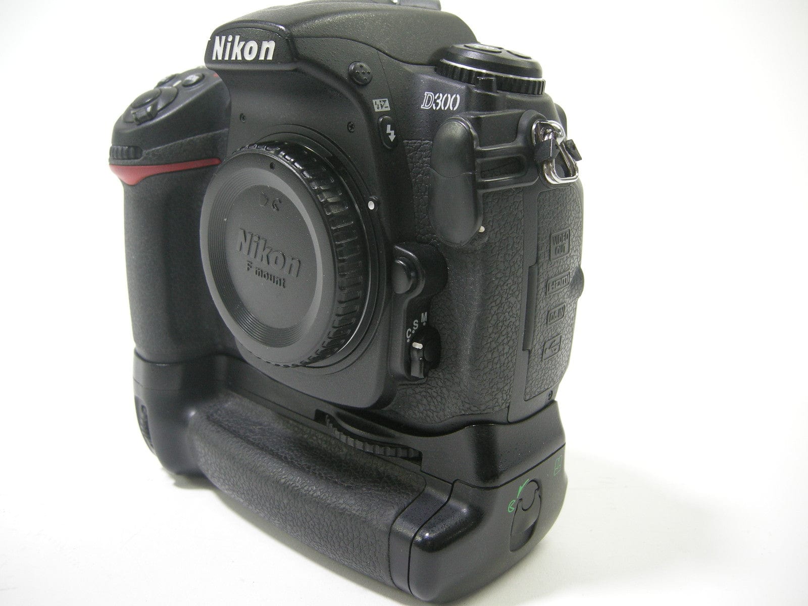 Nikon D300 12.3mp Digital SLR Body Only S/C 4415 plus MB-D10 Grip