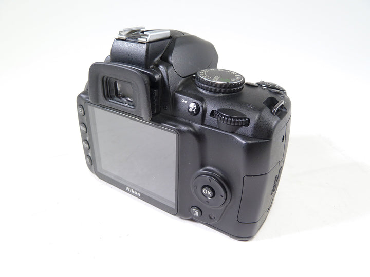 Nikon D3000 Body Shutter Count 4053 Digital Cameras - Digital SLR Cameras Nikon 3152678