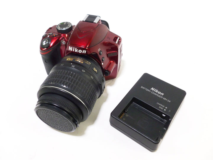 Nikon D3200 Red Body Shutter Count 9845 with 18-55mm