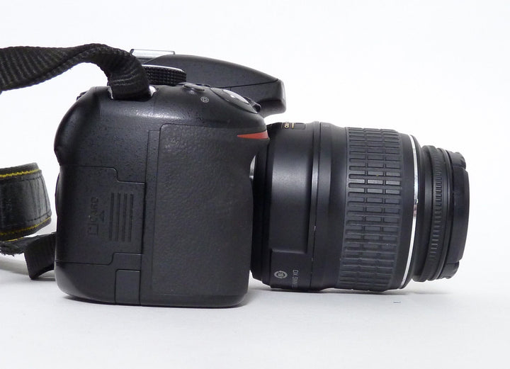 Nikon D3200 with 18-55mm Lens - Shutter Count 15282 Digital Cameras - Digital SLR Cameras Nikon 3334629