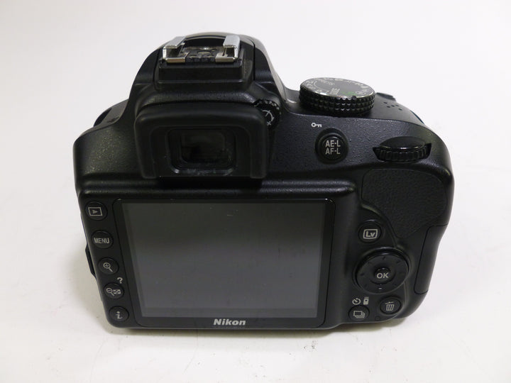 Nikon D3400 Body Shutter Count - 16,745 with 18-55mm f/3.5-5.6 Lens Digital Cameras - Digital SLR Cameras Nikon 3428510