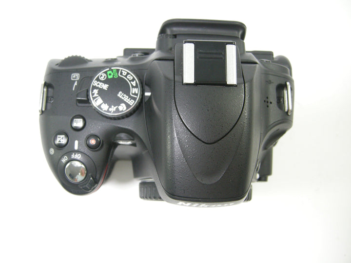 Nikon D5100  16.2mp Digital SLR Body only Shutter #8585 Digital Cameras - Digital SLR Cameras Nikon 7068281