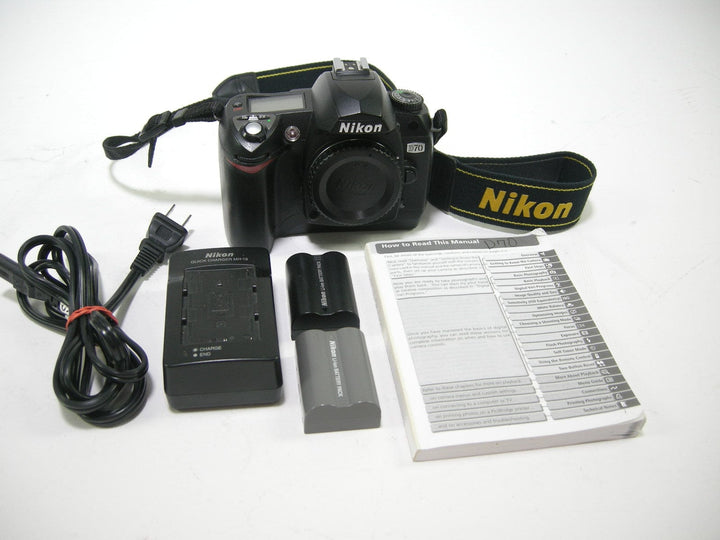 Nikon D70 6.1mp Digital Camera Body only Shutter #9572 Digital Cameras - Digital SLR Cameras Nikon 3302095