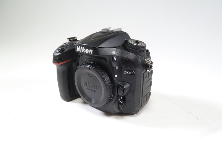 Nikon D7200 DSLR Body Only. Shutter Count 18,304 Digital Cameras - Digital SLR Cameras Nikon 2663393