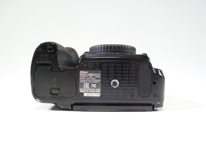 Nikon D750 Body Shutter Count 251648 Digital Cameras - Digital SLR Cameras Nikon 3079179