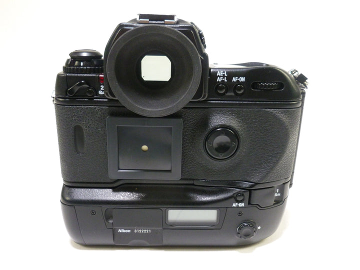 Nikon F5 Camera Body with Really Right Stuff QR Plate 35mm Film Cameras - 35mm SLR Cameras Nikon 3122221