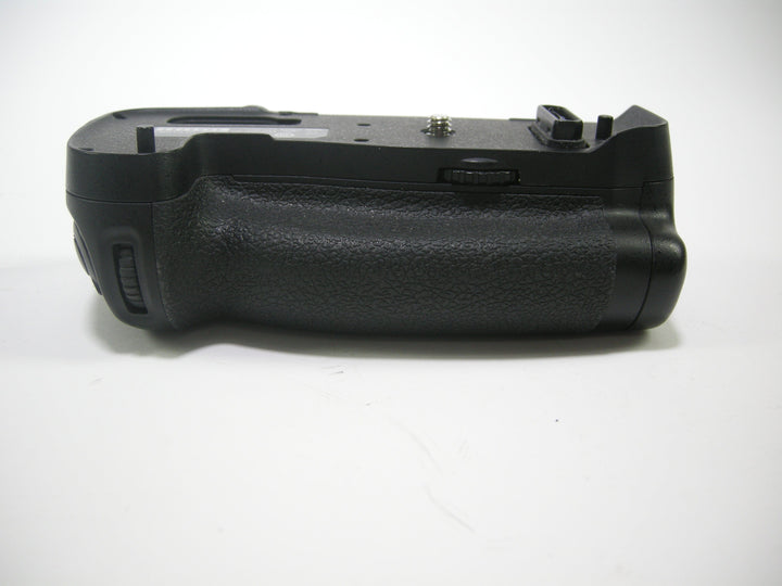 Nikon MB-D17 Battery Grip Grips, Brackets and Winders Nikon 3008757