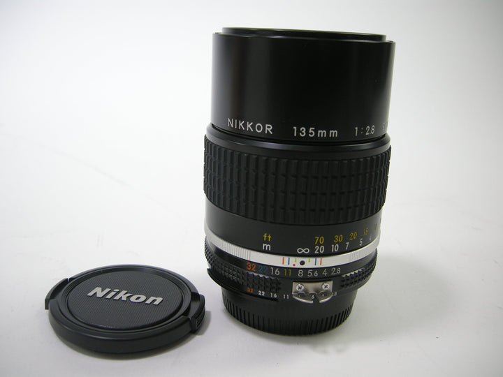 Nikon Nikkor 135mm f:2.8 Ai Manual Focus Lens w Caps - Green Mountain Camera Nikon Nikkor 135mm f:2.8 Ai Manual Focus Lens w Caps - Green Mountain Camera