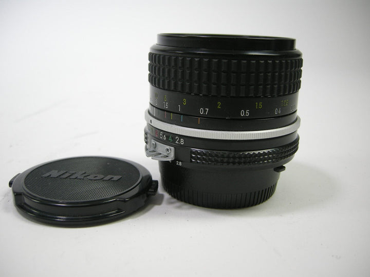 Nikon Nikkor 24mm f2.8 AIS Mount Lens in EC Lenses - Small Format - Nikon F Mount Lenses Manual Focus Nikon 562344