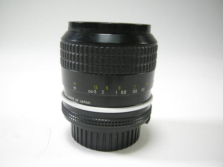 Nikon Nikkor 28mm f2 Ai Lenses Small Format - Nikon F Mount Lenses Manual Focus Nikon 451077