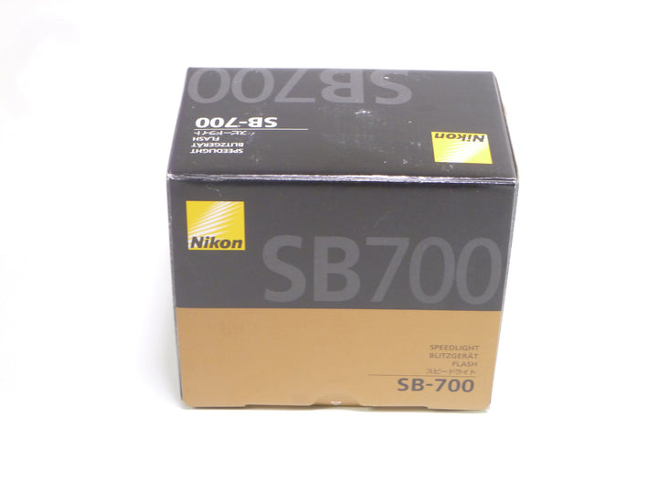 Nikon SB-700 Speedlight Flash IN BOX - READ DESCRIPTION Flash Units and Accessories - Shoe Mount Flash Units Nikon 2185277
