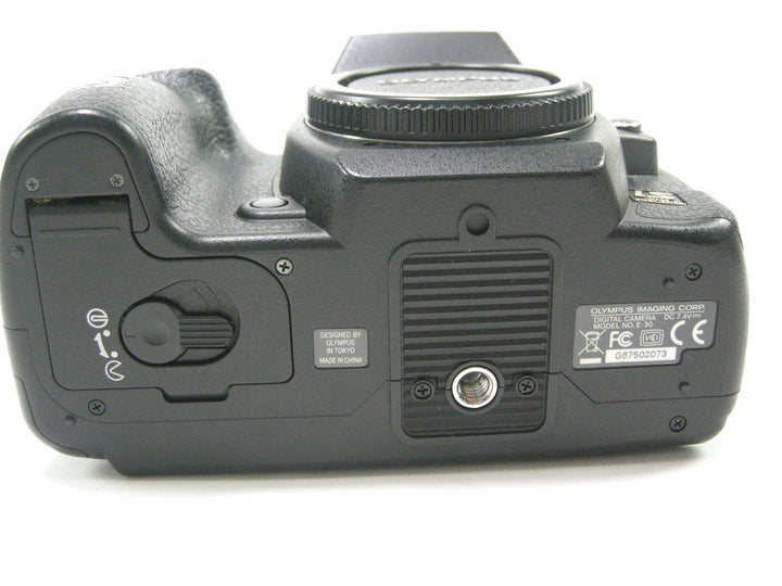 Olympus E-30 Digital Camera IS (Parts) Digital Cameras - Digital SLR Cameras Olympus G67502073