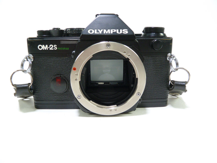 Olympus OM25 Program SLR 35mm Film Camera with an Olympus 50mm f/1.8 Leans and an Olympus Winder 2 Grip 35mm Film Cameras - 35mm SLR Cameras Olympus 1020284