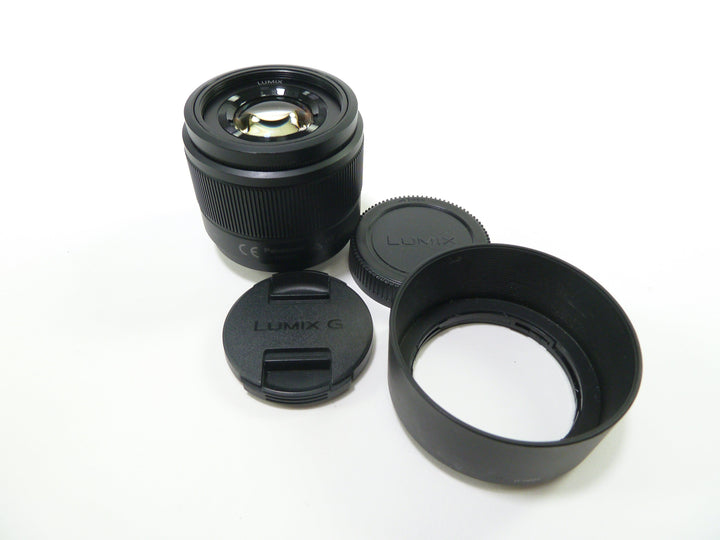 Panasonic Lumix G 25mm f/1.7 ASPH Lens for Micro 4/3 Lenses - Small Format - Micro 43 Mount Lenses Panasonic XB9AC102268