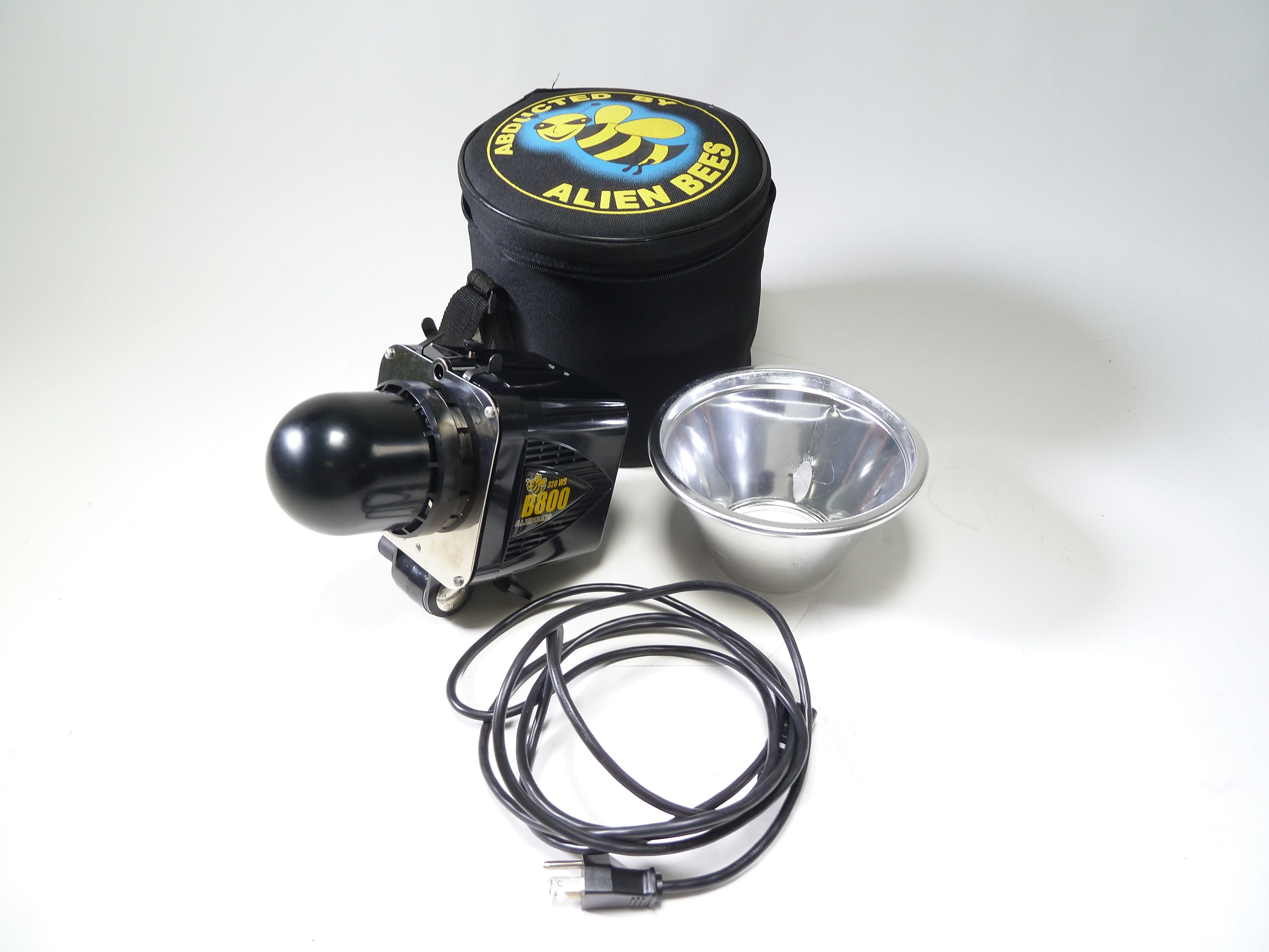 Paul C Buff Alien Bee B800 with Case – Camera Exchange