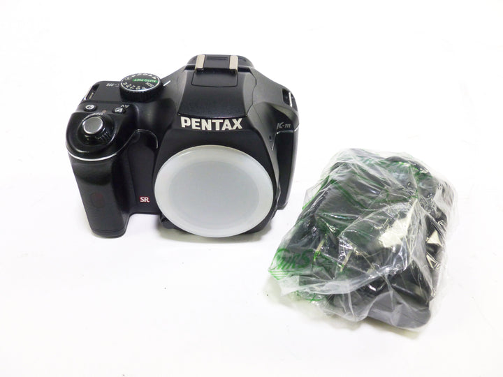 Pentax K-M 10mp Digital SLR Camera Body Shutter Count 22,101 Digital Cameras - Digital SLR Cameras Pentax 3129823