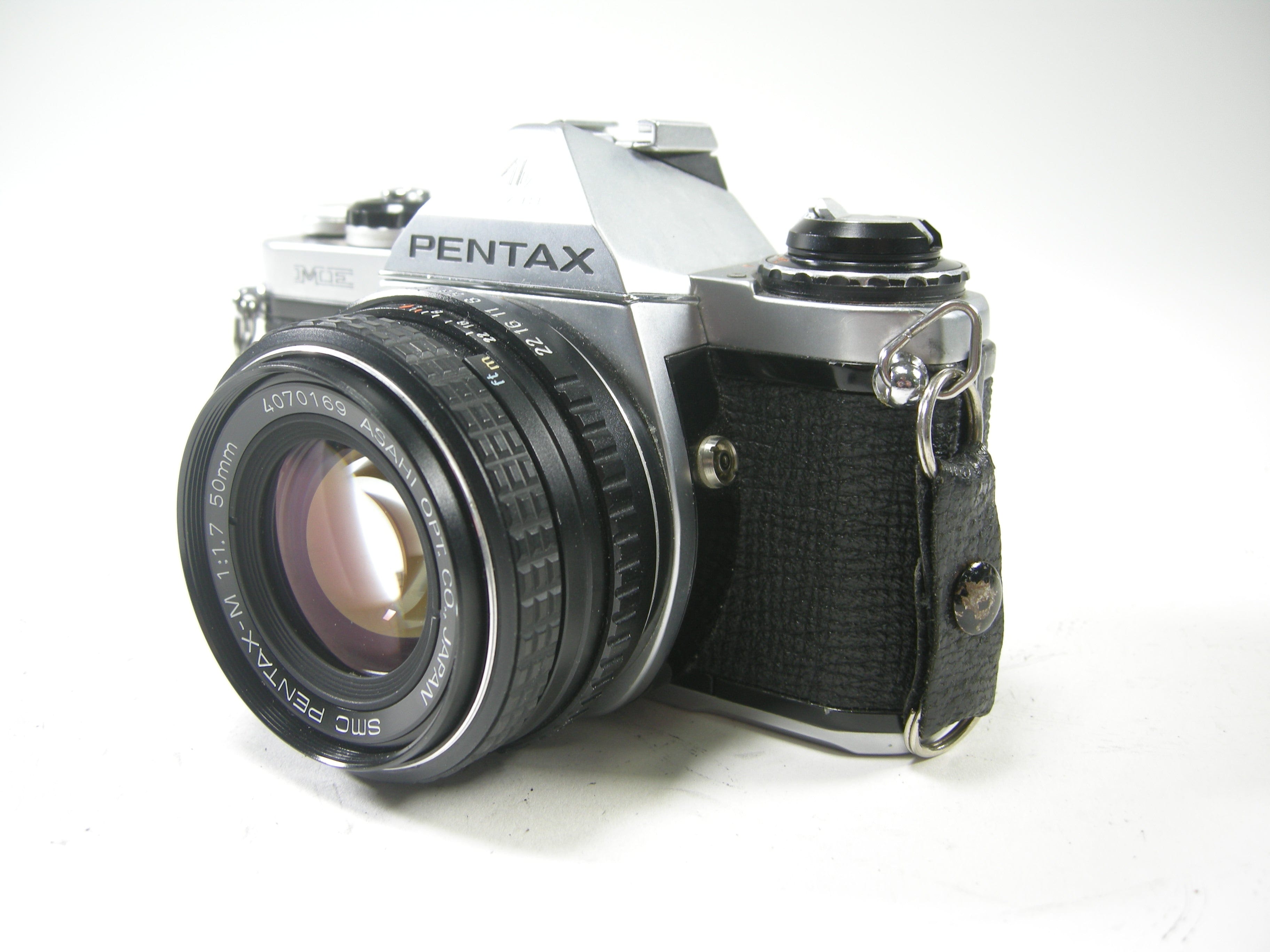 Pentax ME 35mm SLR Film camera w/50mm f1.7 SMC Pentax-M