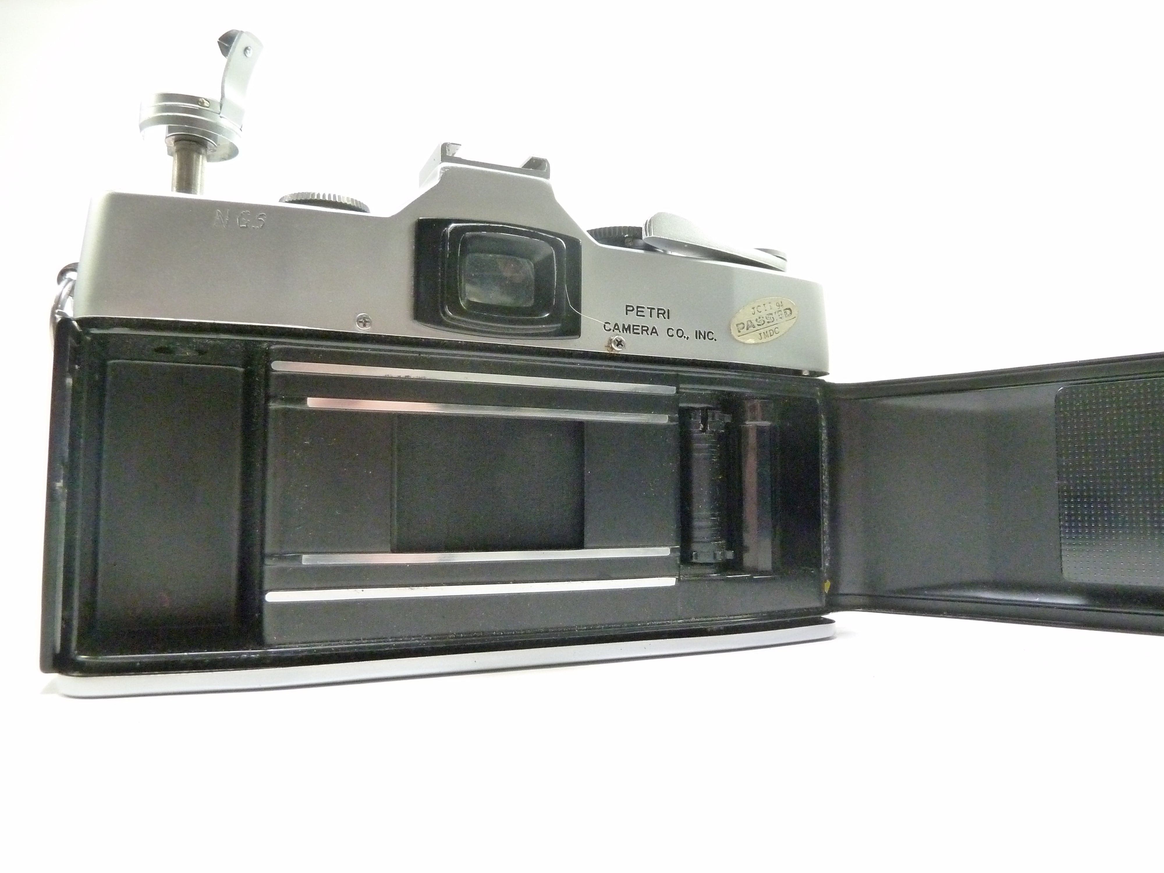 Petri FT 35mm Film Camera w/55mm f/1.8 lens - PARTS ONLY – Camera