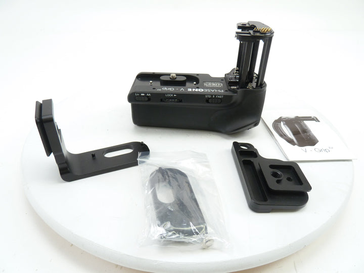 Phase One V-Grip with battery and charger Medium Format Equipment - Medium Format Accessories Phase One 11282218