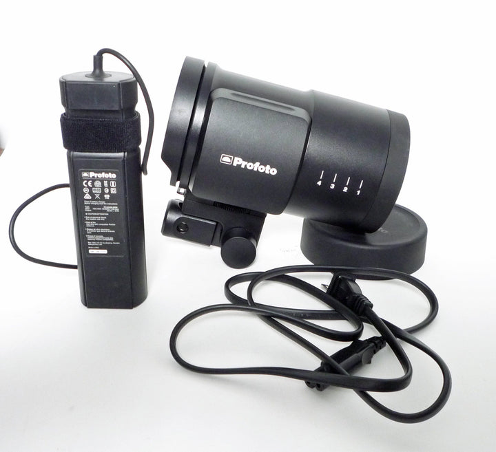 Profoto B10 in Case with Battery and Charger Studio Lighting and Equipment - Battery Powered Strobes Profoto PFB10