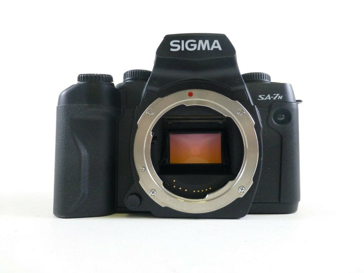 Sigma SA-7N 35mm SLR Camera being sold As-is / for Parts Only! 35mm Film Cameras - 35mm SLR Cameras Sigma GHA1039350