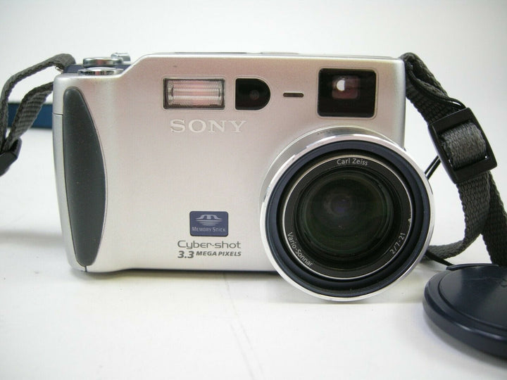 Sony Cyber-shot DSC-S70 3.1MP Digital Camera - Silver Digital Cameras - Digital Point and Shoot Cameras Sony 523102007