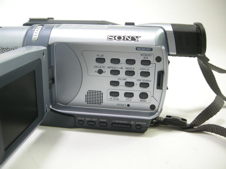 Sony DCRTRV340 Digital Handycam Camera Exchange