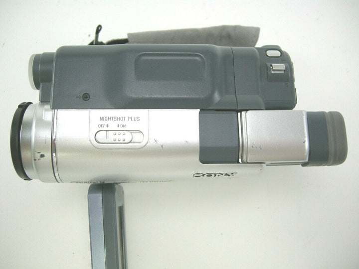 Sony DCR-TRV460 Digital 8 Handycam Video Equipment - Camcorders Sony 1515125