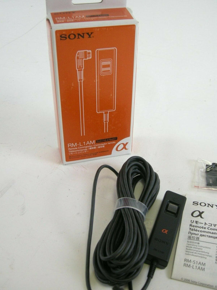 Sony RM-L1AM Remote commander Shutter Release 5m for Sony Alpha Flash Units and Accessories - Flash Accessories Sony SONYRML1AM